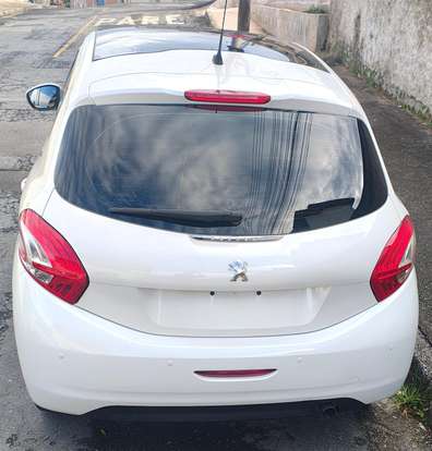 PEUGEOT-208-2014