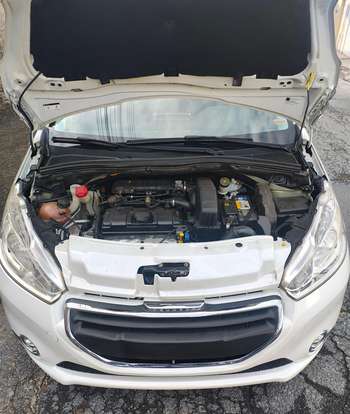 PEUGEOT-208-2014