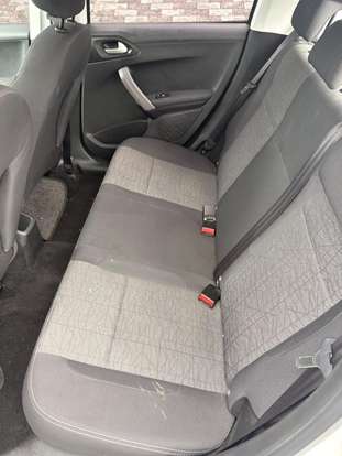 PEUGEOT-208-2018