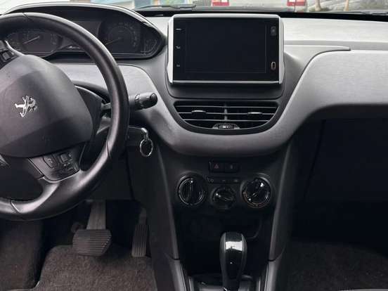 PEUGEOT-208-1.6 INCONCERT 16V FLEX 4P AUTOMÁTICO PEUGEOT-208-2018