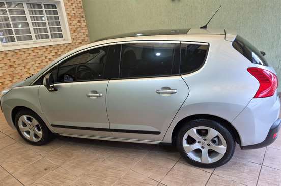 PEUGEOT-3008-2012