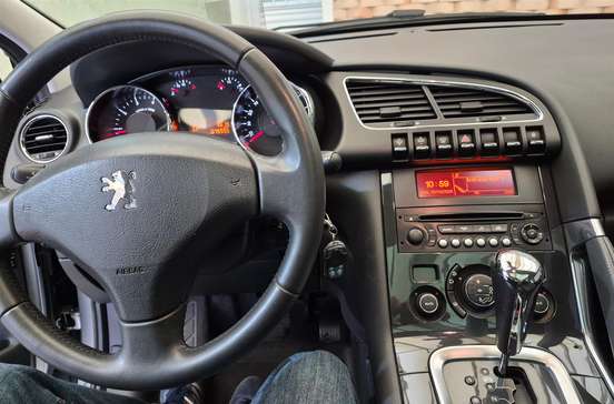 PEUGEOT-3008-2012