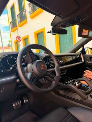 PORSCHE-CAYENNE-2023