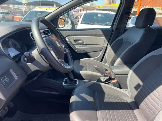 RENAULT-DUSTER-2025