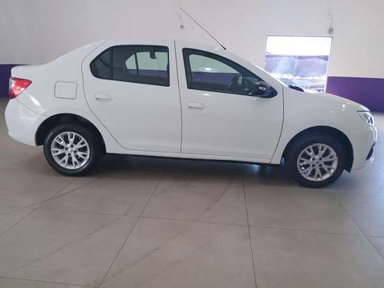 RENAULT-LOGAN-2024