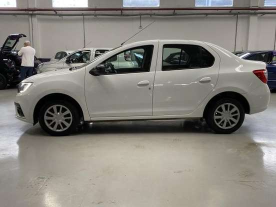 RENAULT-LOGAN-2024