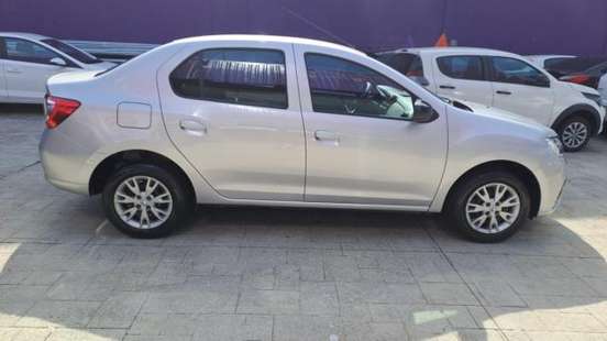 RENAULT-LOGAN-2023