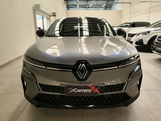 RENAULT-MEGANE-2023