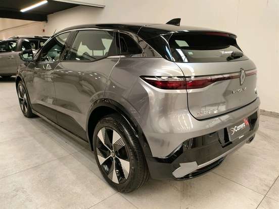 RENAULT-MEGANE-2023