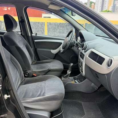 RENAULT-SANDERO-2008