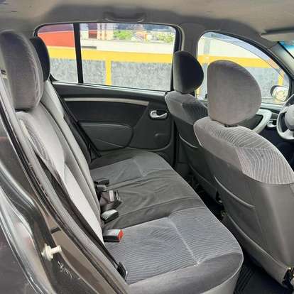 RENAULT-SANDERO-2008
