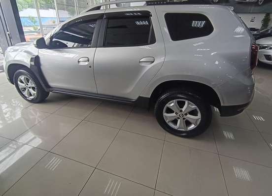 RENAULT-DUSTER-2021