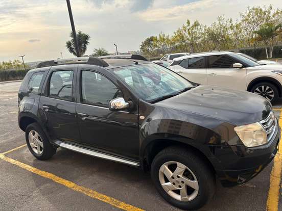 RENAULT-DUSTER-2012