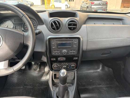 RENAULT-DUSTER-2012