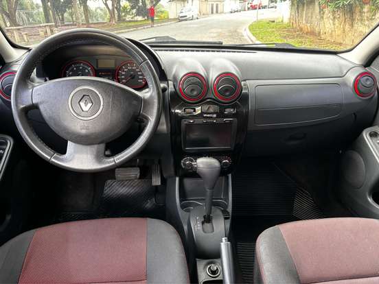 RENAULT-SANDERO-1.6 STEPWAY 16V FLEX 4P AUTOMÁTICO RENAULT-SANDERO-2013