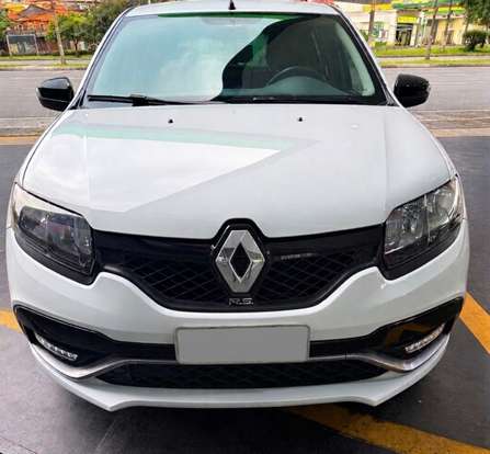 RENAULT-SANDERO-2017