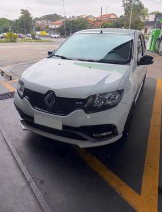 RENAULT-SANDERO-2017