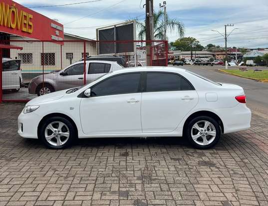 TOYOTA-COROLLA-2012