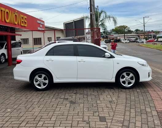 TOYOTA-COROLLA-2012