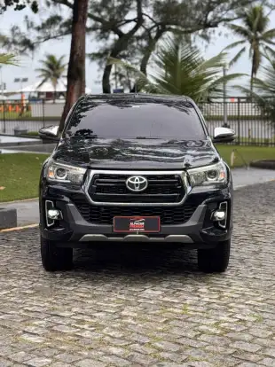 TOYOTA-HILUX-2018