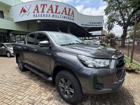 TOYOTA-HILUX-2022