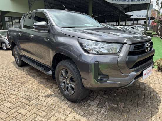 TOYOTA-HILUX-2022