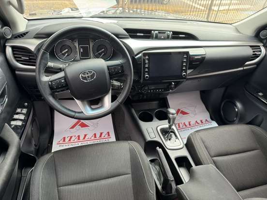 TOYOTA-HILUX-2.8 D-4D TURBO DIESEL CD SR 4X4 AUTOMÁTICO TOYOTA-HILUX-2022