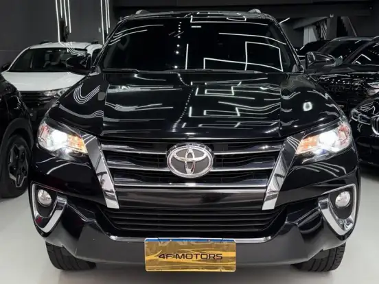 TOYOTA-HILUX SW4-2017