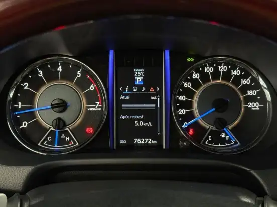 TOYOTA-HILUX SW4-2017
