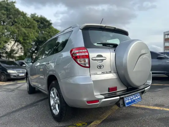 TOYOTA-RAV4-2011