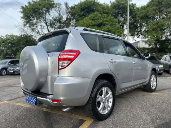 TOYOTA-RAV4-2.4 4X2 16V GASOLINA 4P AUTOMÁTICO TOYOTA-RAV4-2011
