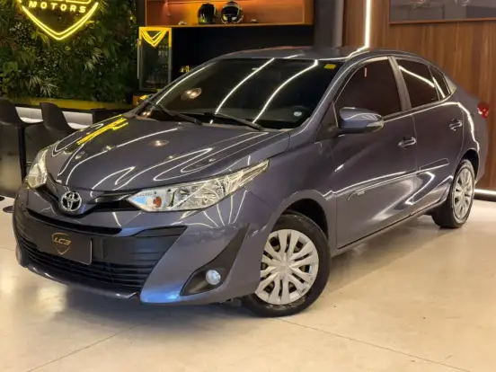TOYOTA-YARIS-2019