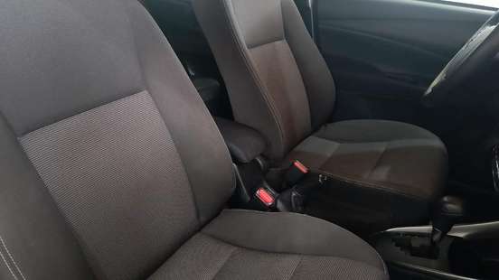 TOYOTA-YARIS-2024