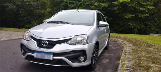 TOYOTA ETIOS 1.5 PLATINUM 16V FLEX 4P AUTOMÁTICO