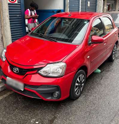 TOYOTA-ETIOS-2017