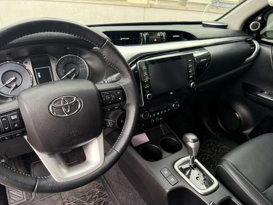 TOYOTA-HILUX-2021