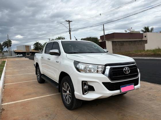 TOYOTA HILUX 2.8 SRV 4X4 CD 16V DIESEL 4P AUTOMÁTICO