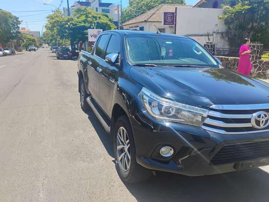 TOYOTA-HILUX-2.8 SRX 4X4 CD 16V DIESEL 4P AUTOMÁTICO TOYOTA-HILUX-2016