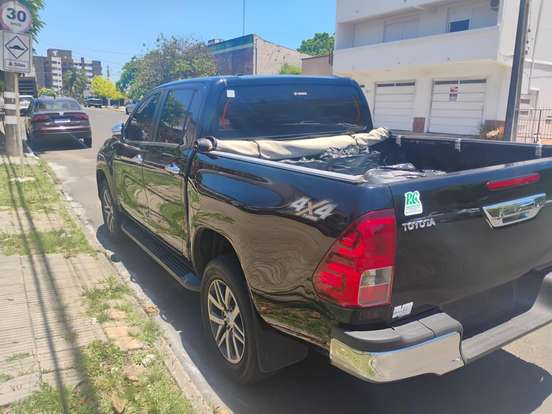 TOYOTA-HILUX-2.8 SRX 4X4 CD 16V DIESEL 4P AUTOMÁTICO TOYOTA-HILUX-2016