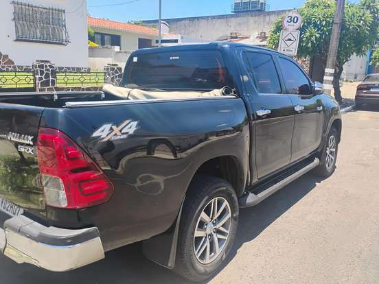 TOYOTA-HILUX-2.8 SRX 4X4 CD 16V DIESEL 4P AUTOMÁTICO TOYOTA-HILUX-2016