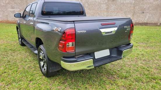 TOYOTA-HILUX-2019