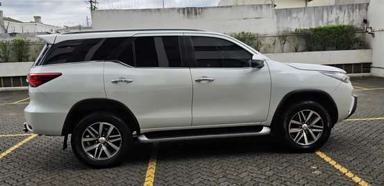 TOYOTA-HILUX SW4-2020