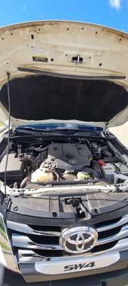 TOYOTA-HILUX SW4-2020