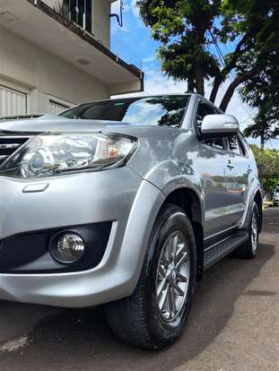TOYOTA-HILUX SW4-2015
