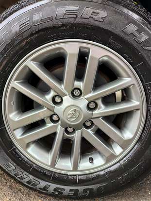 TOYOTA-HILUX SW4-2015