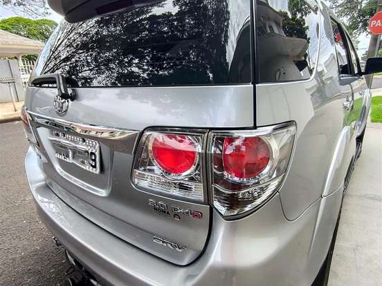 TOYOTA-HILUX SW4-3.0 SRV 4X4 16V TURBO INTERCOOLER DIESEL 4P AUTOMÁTICO TOYOTA-HILUX SW4-2015