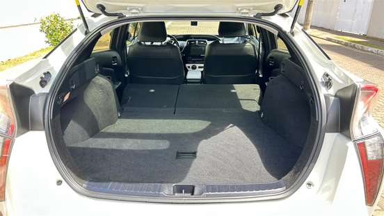 TOYOTA-PRIUS-2018