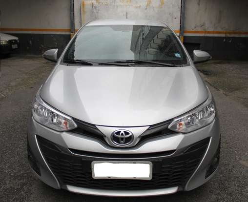 TOYOTA-YARIS-2019