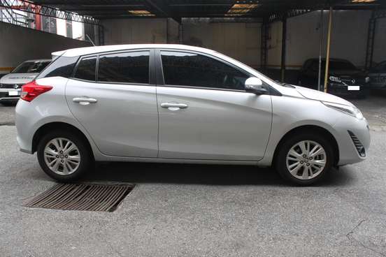 TOYOTA-YARIS-2019