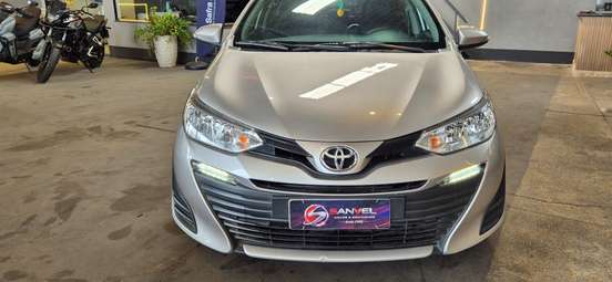 TOYOTA-YARIS-2020